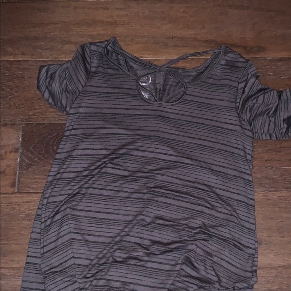Maurices cross neck T-Shirt👚